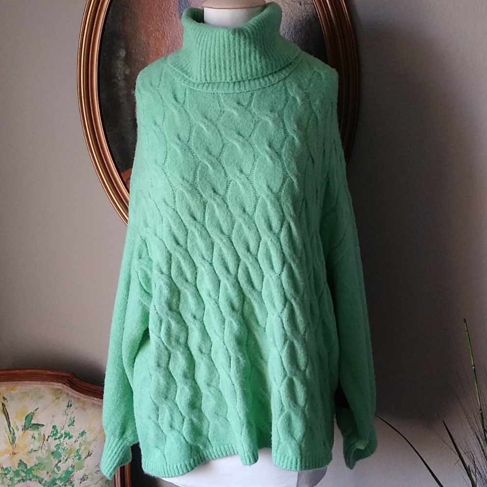 NWT Love At First Find Mint Turtle Neck Sweater. L